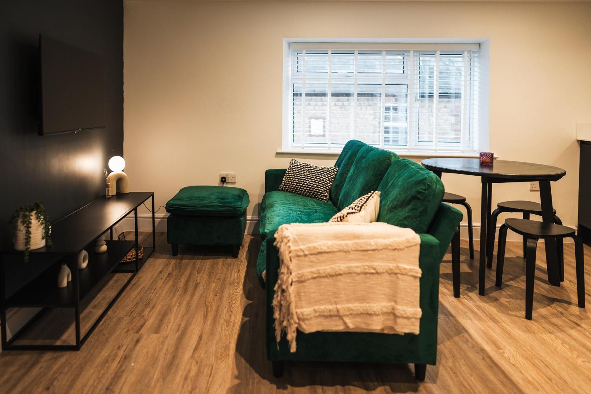 Feature Stone, Stunning Apartment, 2 X King Beds And Single, Sleeps 5 Castle Cary Eksteriør bilde