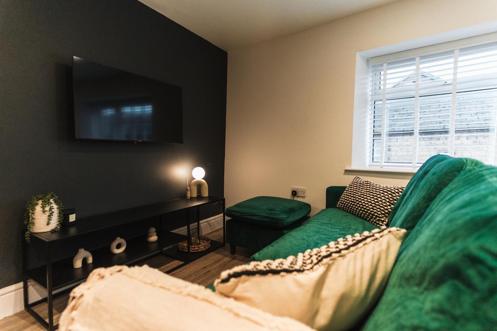 Feature Stone, Stunning Apartment, 2 X King Beds And Single, Sleeps 5 Castle Cary Eksteriør bilde