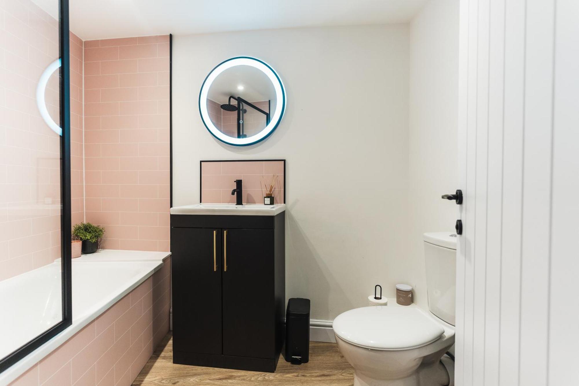 Feature Stone, Stunning Apartment, 2 X King Beds And Single, Sleeps 5 Castle Cary Eksteriør bilde