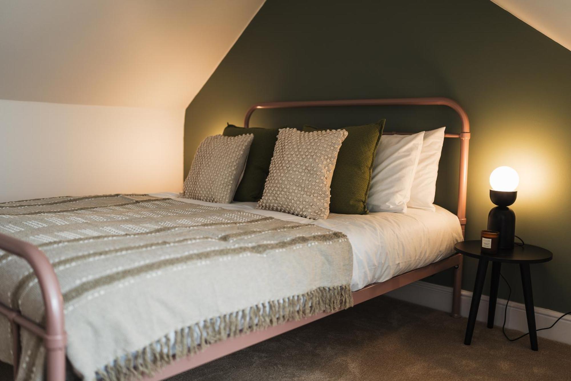 Feature Stone, Stunning Apartment, 2 X King Beds And Single, Sleeps 5 Castle Cary Eksteriør bilde