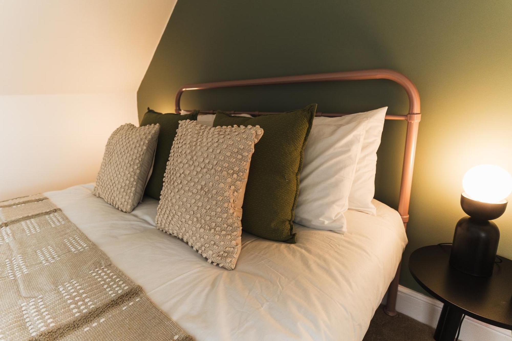 Feature Stone, Stunning Apartment, 2 X King Beds And Single, Sleeps 5 Castle Cary Eksteriør bilde