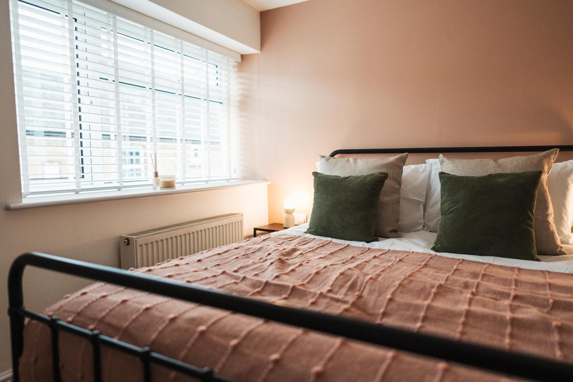 Feature Stone, Stunning Apartment, 2 X King Beds And Single, Sleeps 5 Castle Cary Eksteriør bilde