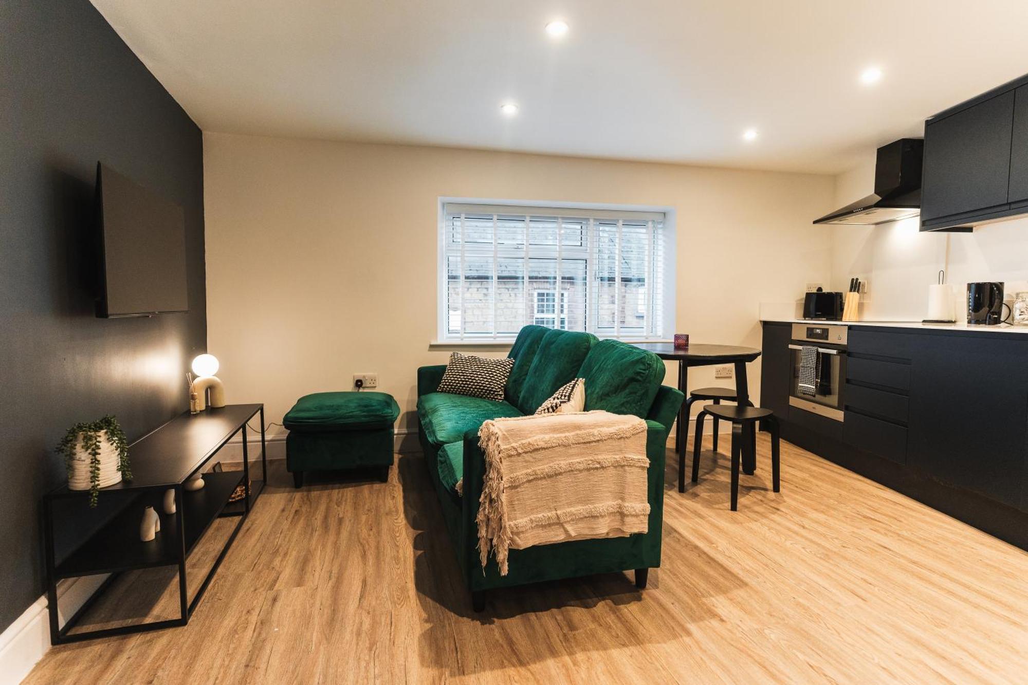 Feature Stone, Stunning Apartment, 2 X King Beds And Single, Sleeps 5 Castle Cary Eksteriør bilde