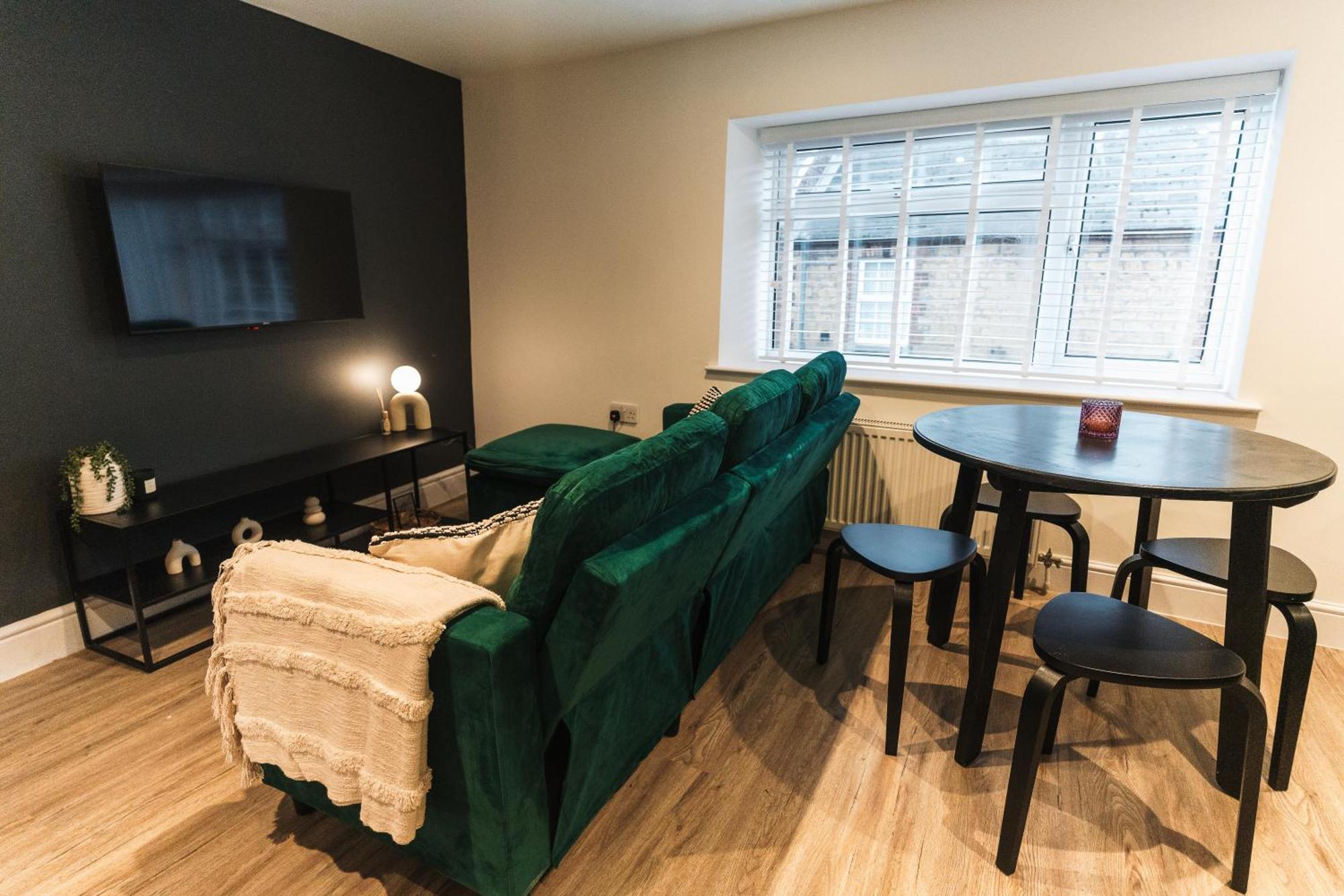 Feature Stone, Stunning Apartment, 2 X King Beds And Single, Sleeps 5 Castle Cary Eksteriør bilde